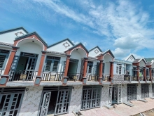 Nhà đẹp giá cực sốc ngay mặt tiền gần chợ sầm uất