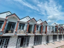 Nhà đẹp giá cực sốc ngay mặt tiền gần chợ sầm uất