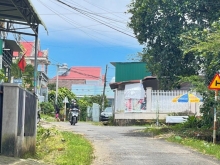 NHÀ MỚI XÂY MẶT TIỀN NGUYỄN TRUNG TRỰC P2 TP BẢO LỘC GIÁ 2 TỶ 5 LH: 0908.28.3868