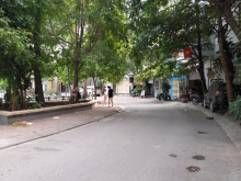 Khu hồ Văn Chương - Đống Đa, vài bước ra hồ nhà ,mới đẹp.