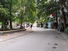 Khu hồ Văn Chương - Đống Đa, vài bước ra hồ nhà ,mới đẹp.