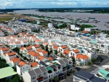 Nhà thô hoàn thiện mặt tiền tại Diamond City