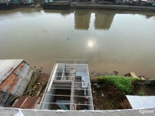 Nhà mới 100% mặt tiền đường nguyễn chí thanh F5