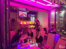 Ngang mặt tiền 5.5m x sâu 3m, 1 trệt, 1 lầu.