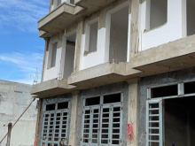 Bán nhà 1 trệt 2 lầu giá 900tr