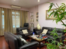 Mặt phố Bạch Mai sầm uất gần Phố Huế, MT rộng, 140m2x5T chỉ 28.9 tỷ.