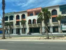 Shophouse mặt tiền biển, View Biển, Đối diện Công Viên, Cam Kết thuê 660tr/năm