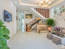 CẦN TIỀN NHANH NÊN BÁN NHANH KHÁCH SẠN GẦN TRUNG TÂM