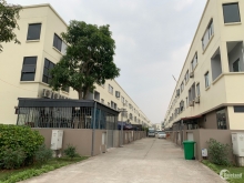 Nhà phố đối diện trường học, giá cực mềm chỉ còn 2 căn duy nhất giáp Long Biên