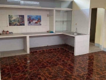 Nhà kiên cố+kho của hãng HONDA cũ..7x40 2 mặt tiền lộ