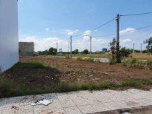 Đất nền mặt tiền nằm ở chợ Gò Đen giá tốt