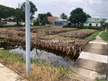 Cần bán lô đất ngộp giá rẽ gần chợ Long Cang