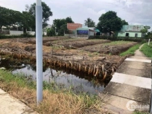 Cần bán lô đất ngộp giá rẽ gần chợ Long Cang