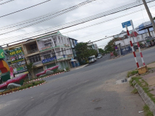 BÁN NHÀ CẤP 3, P. MỸ PHÚ - TP. CAO LÃNH * Diện tích đất: 4m x 16m,