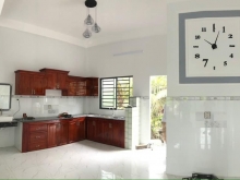 BÁN NHÀ 1 TRỆT 1 LẦU Giá bán 2 tỷ 490 triệu thương lượng chính chủ