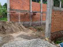 NHÀ P3 ĐANG XÂY DANG DỞ. GIẤY THỂ HIỆN ĐƯỜNG