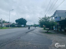 Mặt đường quốc lộ 20: rộng 32m, dài theo mặt đường Lê Thị Pha(bê tông) 53m. Lô đ