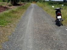 1,7 héc Trên đất có sầu riêng khoảng 400 cây Có hệ thống péc tưới Oto đến nơi