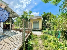 Đất Đức Lân, Mộ Đức. Trên đất có khung nhà cấp 4 cũ, có thể cải tạo thành nhà ở.