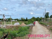 EM CẦN RA 1 NỀN CÁCH CẦU VĨNH TRẠCH  700M