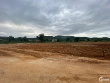 lô F0 diện tích 11x50 cách đường nhựa chính blao sire 300m đường chuẩn bị thi cô