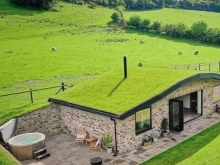 Cho thuê nhà nguyên căn mặt tiền thành thái. Ngang 16m.