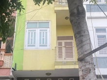 Cho thuê nhà nguyên căn mặt tiền tây sơn. Ngang 4m. Dài 13 giá rẻ hỗ trợ khách