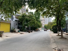 Mặt bằng cho thuê KDC Him Lam.DT: 5x17m trống suốt. Giá ; 17tr/tháng.