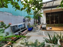 Cho thuê nhà có đất rộng thuận tiện kinh doanh (cho thuê lâu dài)