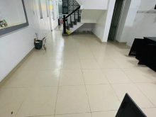 Nhà cho thuê MT đường lớn KDC Trung Sơn.DT: 5x0m trệt 3 lầu st.Giá ; 33t/th.t