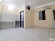 Phòng trọ có máy lạnh, giờ giấc tự do, an ninh yên tĩnh. Gần chợ Tân Mỹ