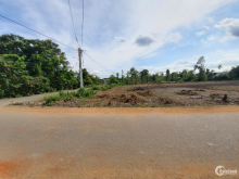 Chính chủ cần bán gấp lô đất hai mặt tiền sau lưng là suối cực đẹp ở xã Hòa Hiệp