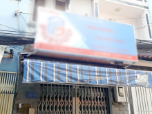 Cho thuê nhà 2 lầu mặt tiền hẻm 141 đường Tám Danh P4 Q8