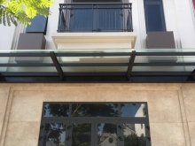 Cho thuê nguyên căn Shophouse 4 lầu bên khu Quận 9 mặt tiền Lê Văn Việt