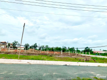 mặt tiền đối diện chợ 120 m Thạnh Phú