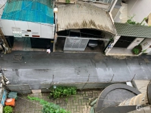 CẦN BÁN NHÀ GẤP. CĂN HỘ CHUNG CƯ TẦNG 4- HẺM XE HƠI.