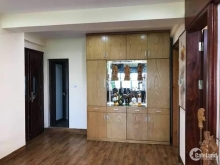 Nhà tập thể tầng 5 cần bán tại hồ Đền Lừ, quận Hoàng Mai, 84.4m2.