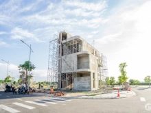 Cạn vốn, cần thanh lý 5 lô liền kề gần trục đường biển, đối diên công viên