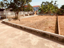 Chỉ cần 250tr đã mua được lô đất đẹp, đã có sổ, giá sụp hầm lh 0703752456 Nguyên