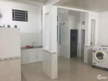 Cho thuê nhà 1 trệt 1 lửng 2 phòng ngủ hẻm ô tô Lê Thánh Tông