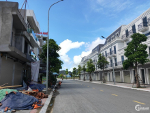 Chính chủ cần bán ô đất ngay bên hông VinCom Cẩm Phả