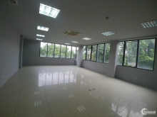 Cho thuê văn phòng 80m2 view hồ giá hỗ trợ mùa dịch tại 71 Chùa Láng, Đống Đa,HN