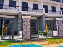 Hot Hot Hot !  Lần đầu tiên tại Việt Nam xuất hiện 1 dự án Nhà dọc ven Suối