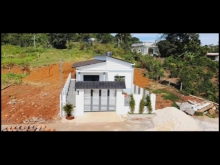 Nhà đất biệt thự đẹp. Full nội thất. Mặt tiền hẻm 234 mạc định chi, p2, bảo lộc