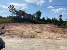 E còn 1 lô duy nhất thôi ạ,  mặt tiền đường bê tông như hình.