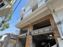 Bán nhà 3 tầng thiết kế hiện đại  Trung tâm cột 5