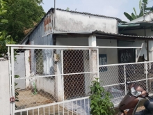 bán nhà c4 tại ấp 4 Hẻm 3m hơi ra vào thoải mái-xã qui đức giá tốt