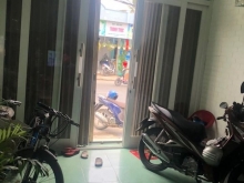 Cần bán căn nhà mặt tiền đường Trường Chinh , sổ hồng riêng