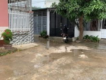 Nhà 1 trệt 1 gác đúc  Vị trí: P.Phước Mỹ - cách ngã 5 Phủ Hà 500m.