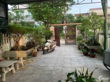 BÁN NHÀ  2 MÊ KIÊN CỐ NGAY VÒNG XOAY TỊNH KHÊ TP QUẢNG NGÃI,